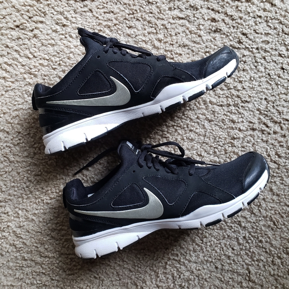 Nike Training In Season TR2 Sneaker Shoes - Picture 1 of 8